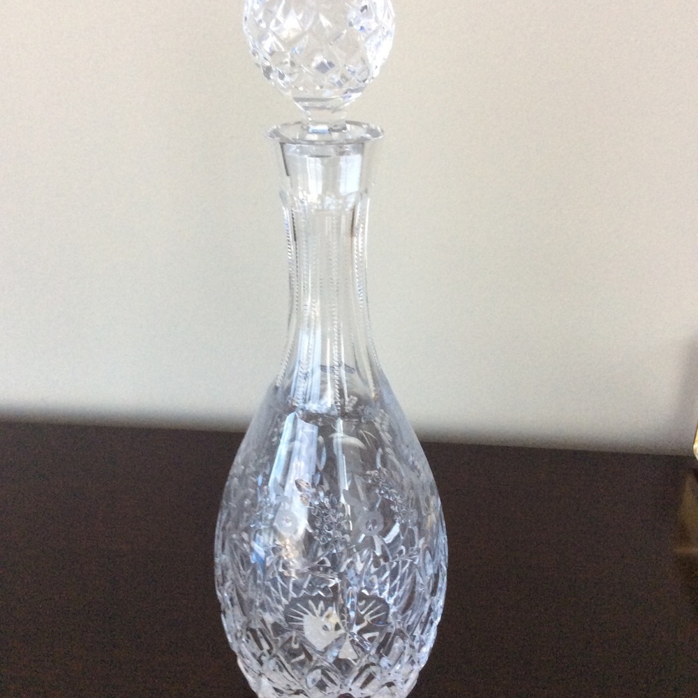 Crystal wine decanter